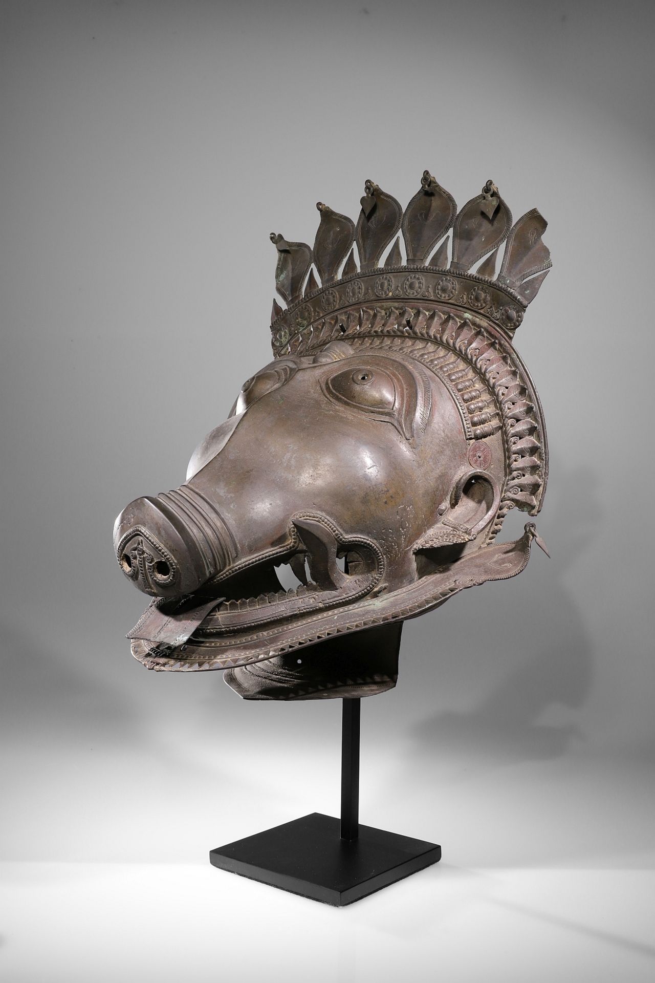 MASK OF A BOAR - Image 2 of 3