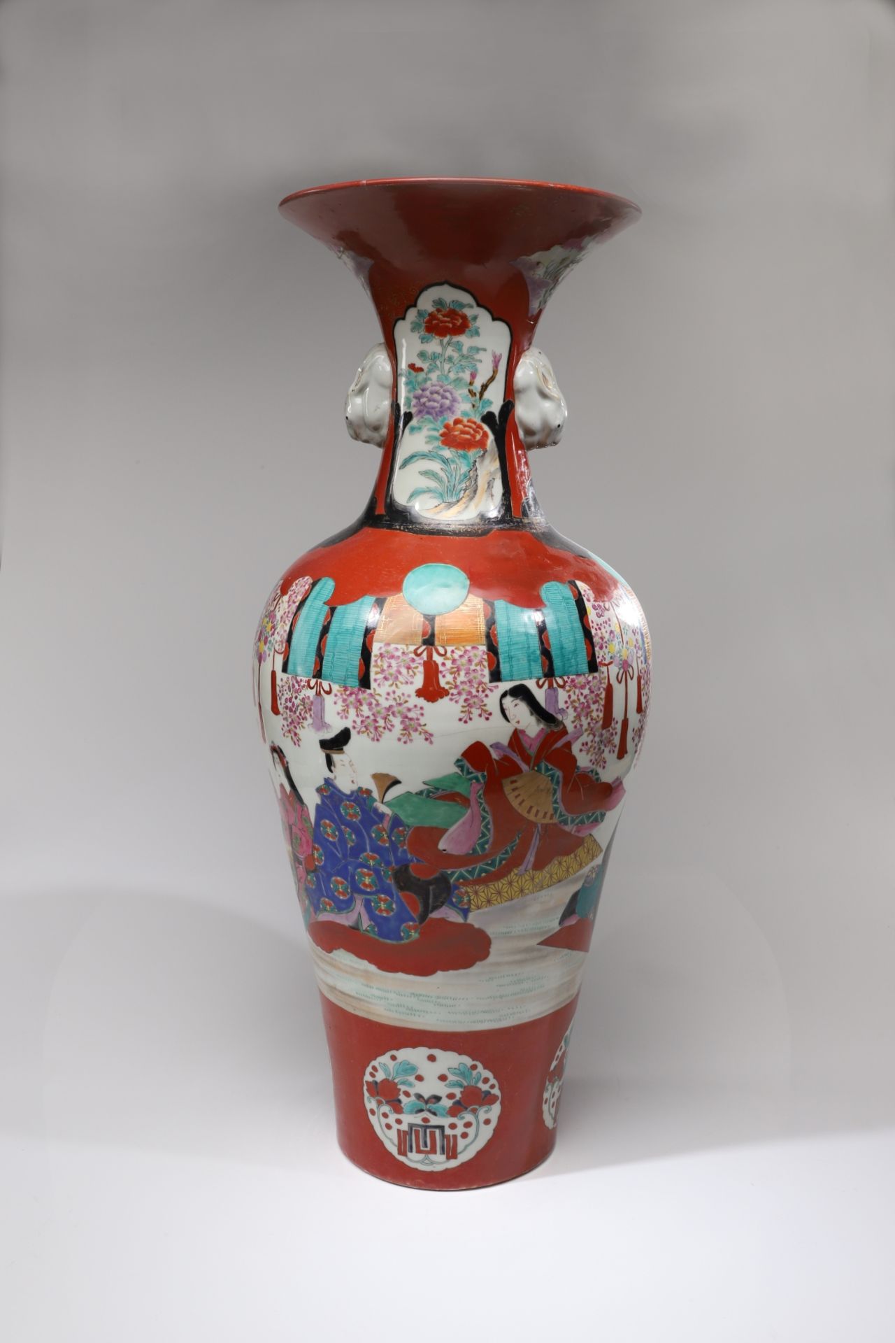 ARITA FLOOR VASE