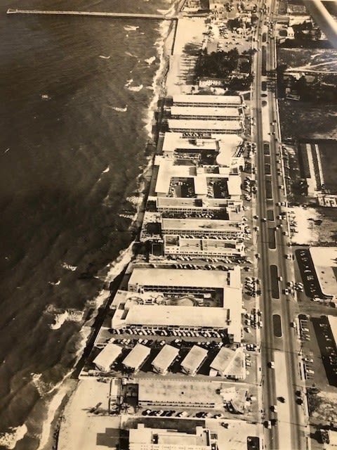 American Press photograph of Florida. With press caption on reverse. Mid 20thC. 26X20 CM