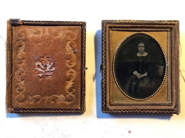 Daguerreotype, Ferrotypes, glass slide and an albumen. Turn of the century 17x11 cm