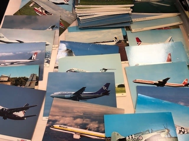 Postcards of commercial aircraft, some duplicates. 15X10 cm (C1)