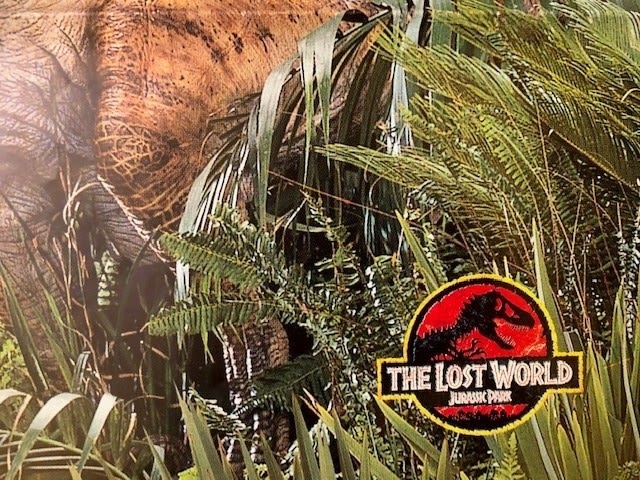Large poster of Jurassic Park Lost World. Folded but fair condition. Approx A2 folded. (LU5) - Image 3 of 3