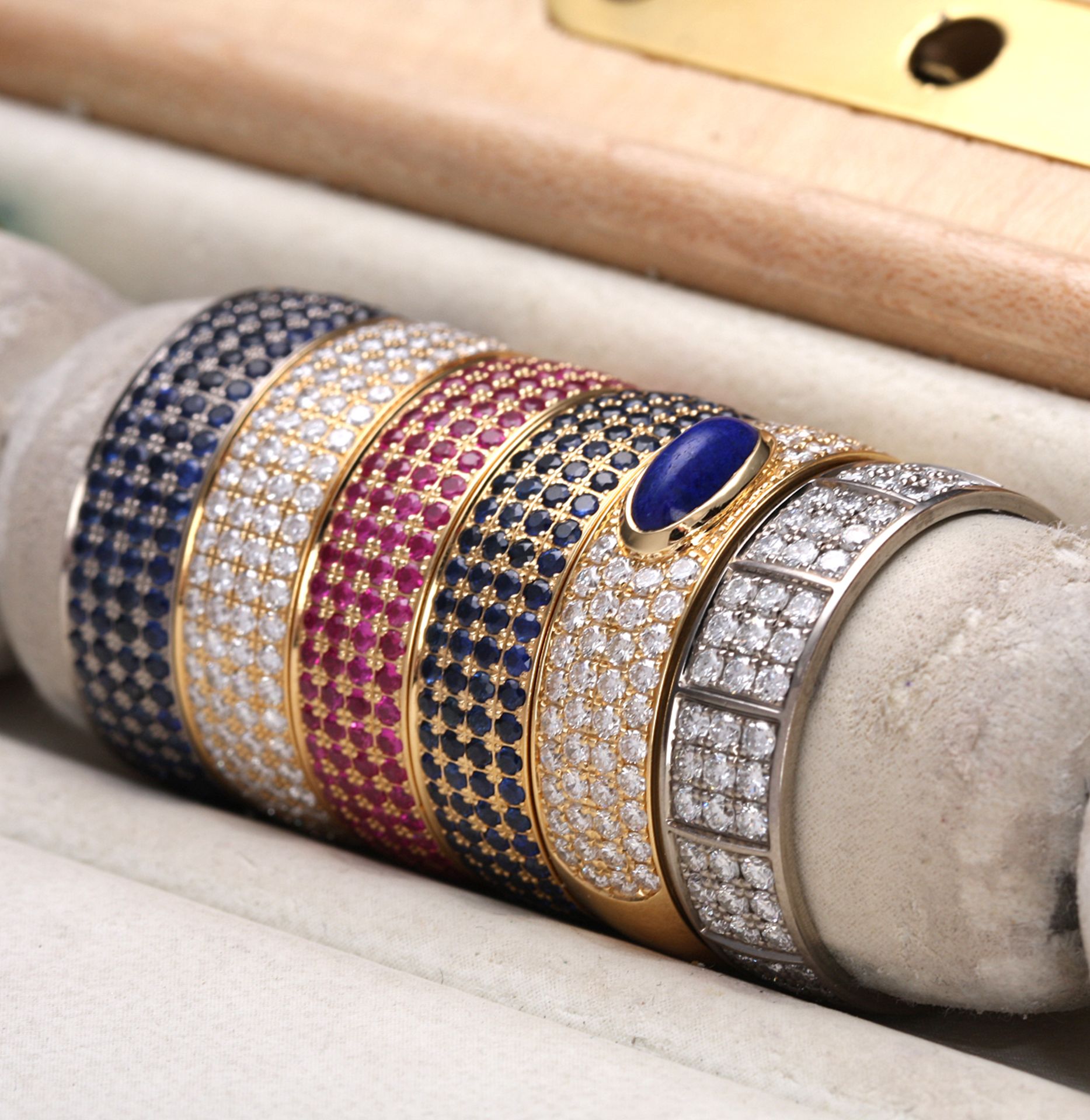 SUPER RARE BOUCHERON 18CT GOLD & DIAMOND SET COST APPROX £125,000 WHEN NEW - Image 18 of 31