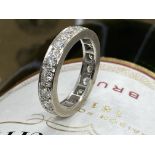 STUNNING APPROX 3.00ct DIAMOND FULL ETERNITY RING SET IN 18ct WHITE GOLD