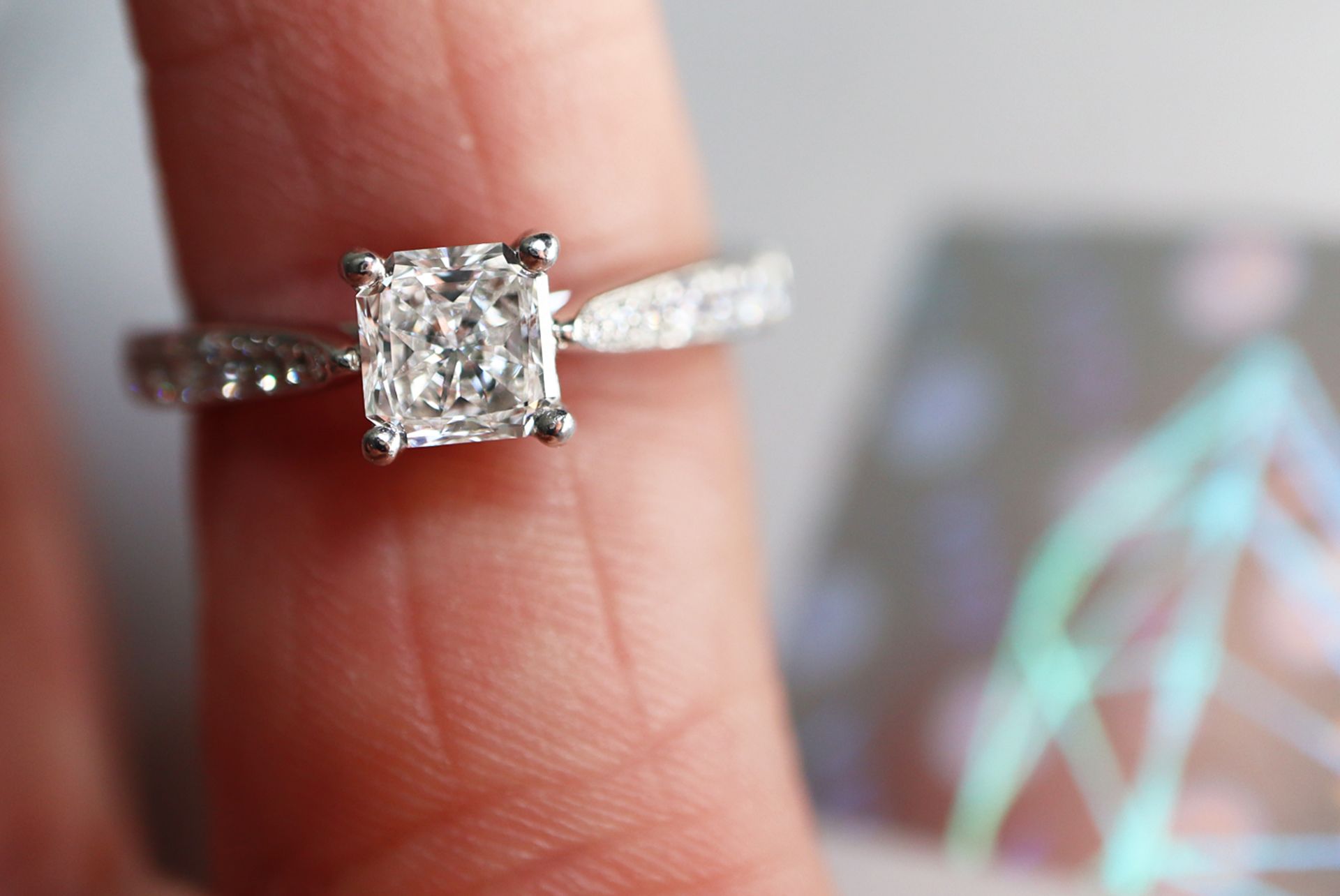 *GIA* CERTIFICATED PLATINUM (950) INTERNALLY FLAWLESS BRILLIANT CUT DIAMOND RING - Image 2 of 10