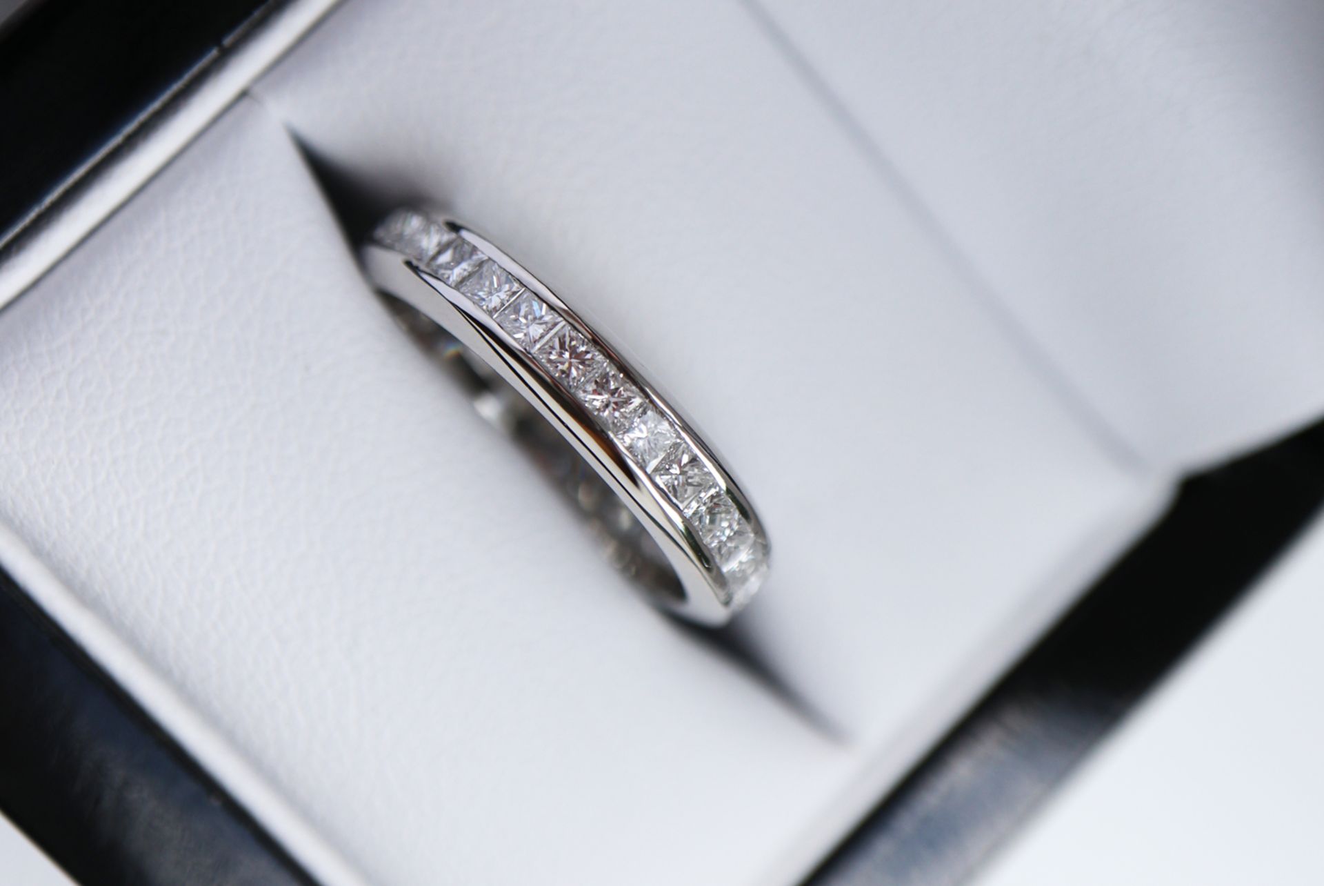 DIAMOND & PLATINUM (950) ETERNITY RING - 1.00CT PRINCESS CUT - Image 9 of 9