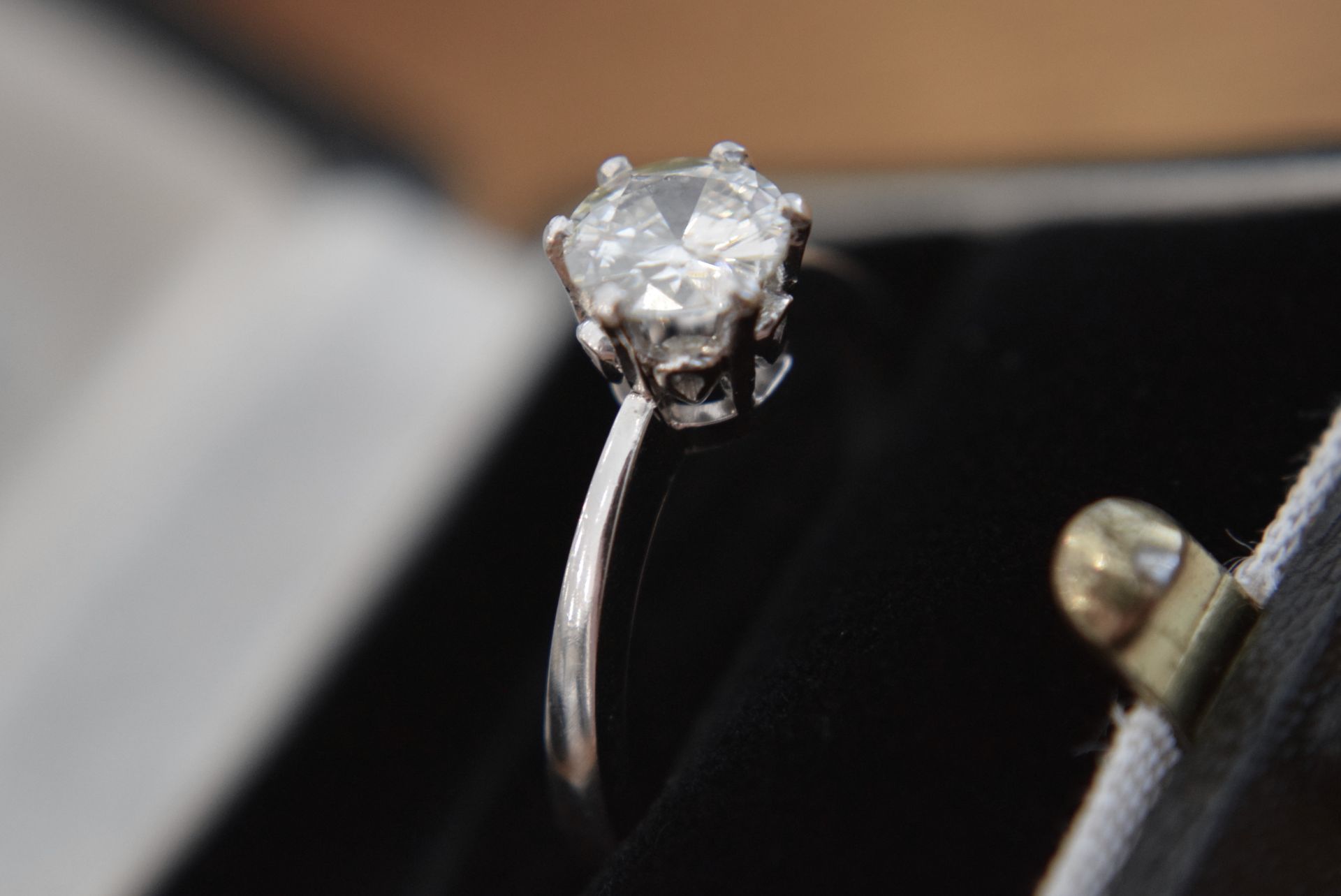 1.20CT OLD CUT DIAMOND RING IN 18K WHITE GOLD - Image 3 of 4