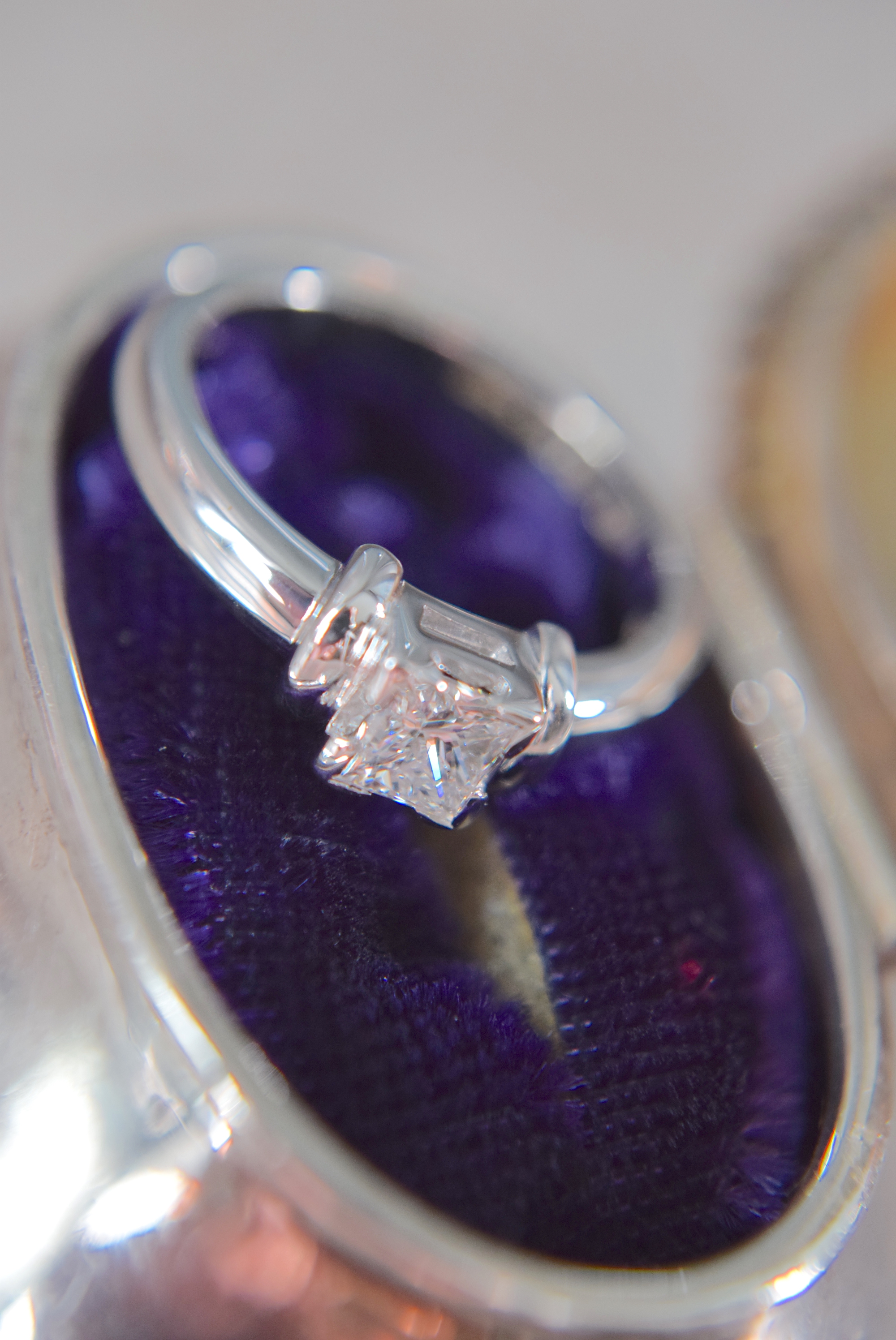 *PRINCESS* VS DIAMOND 18CT WHITE GOLD SOLITAIRE RING - HALLMARKED 750 - PRINCESS CUT 0.38CT / VS - Bild 3 aus 6