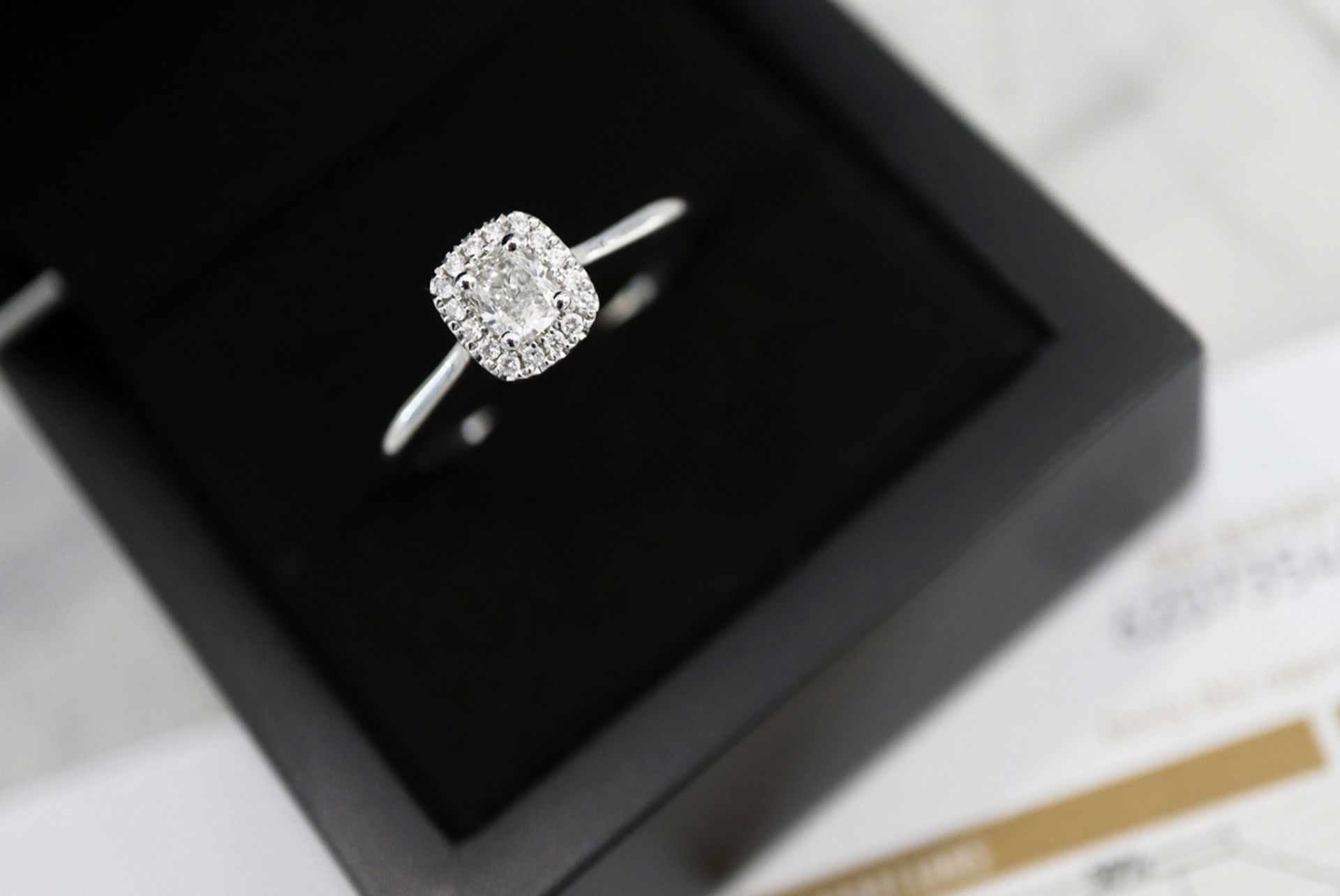 *STUNNING* GIA CERTIFICATED - *VVS* 18K WHITE GOLD CUSHION CUT DIAMOND HALO RING - Image 3 of 12