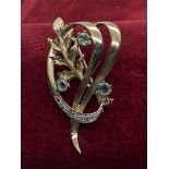 9ct GOLD BROOCH SET WITH EMERALDS & DIAMONDS