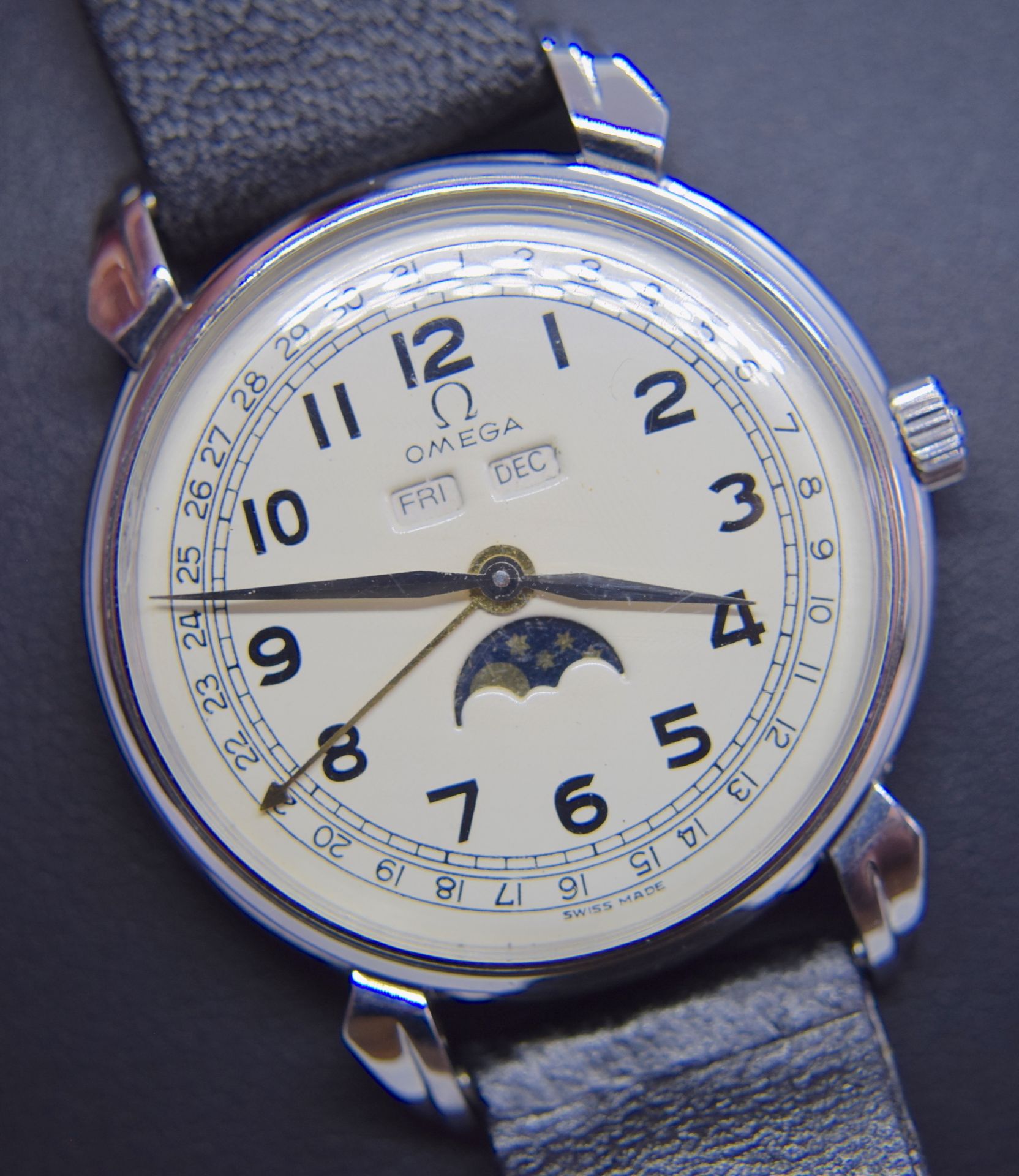 OMEGA MANUAL WIND MOONPHASE WATCH - HALLMARKED OMEGA WATCH CO. / 623846 - MOVEMENT 715 / 37045922