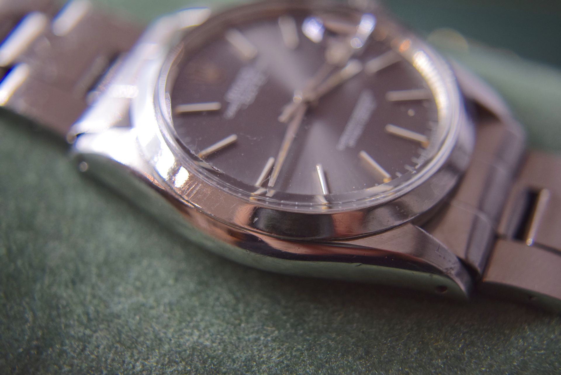 ROLEX OYSTER PERPETUAL DATE GENTS 34MM / GREY DIAL - Image 4 of 4