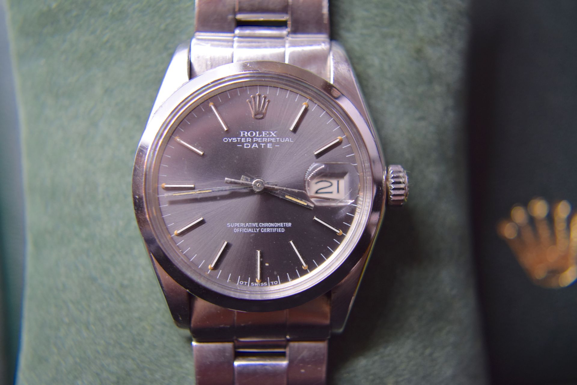 ROLEX OYSTER PERPETUAL DATE GENTS 34MM / GREY DIAL