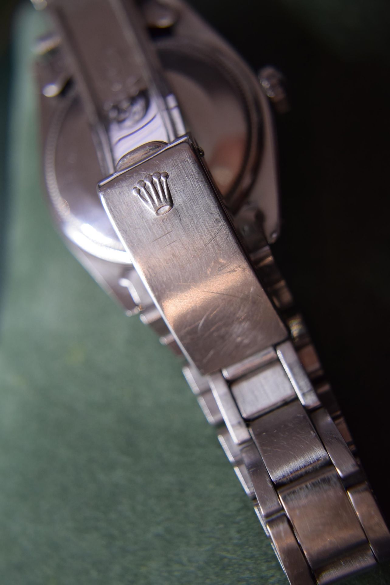 ROLEX OYSTER PERPETUAL DATE GENTS 34MM / GREY DIAL - Image 2 of 4