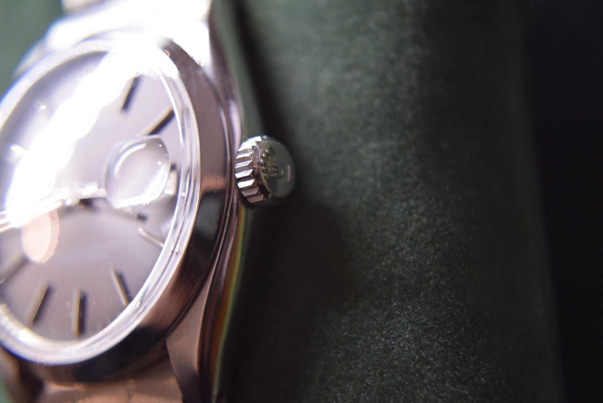 ROLEX OYSTER PERPETUAL DATE GENTS 34MM / GREY DIAL - Image 3 of 4