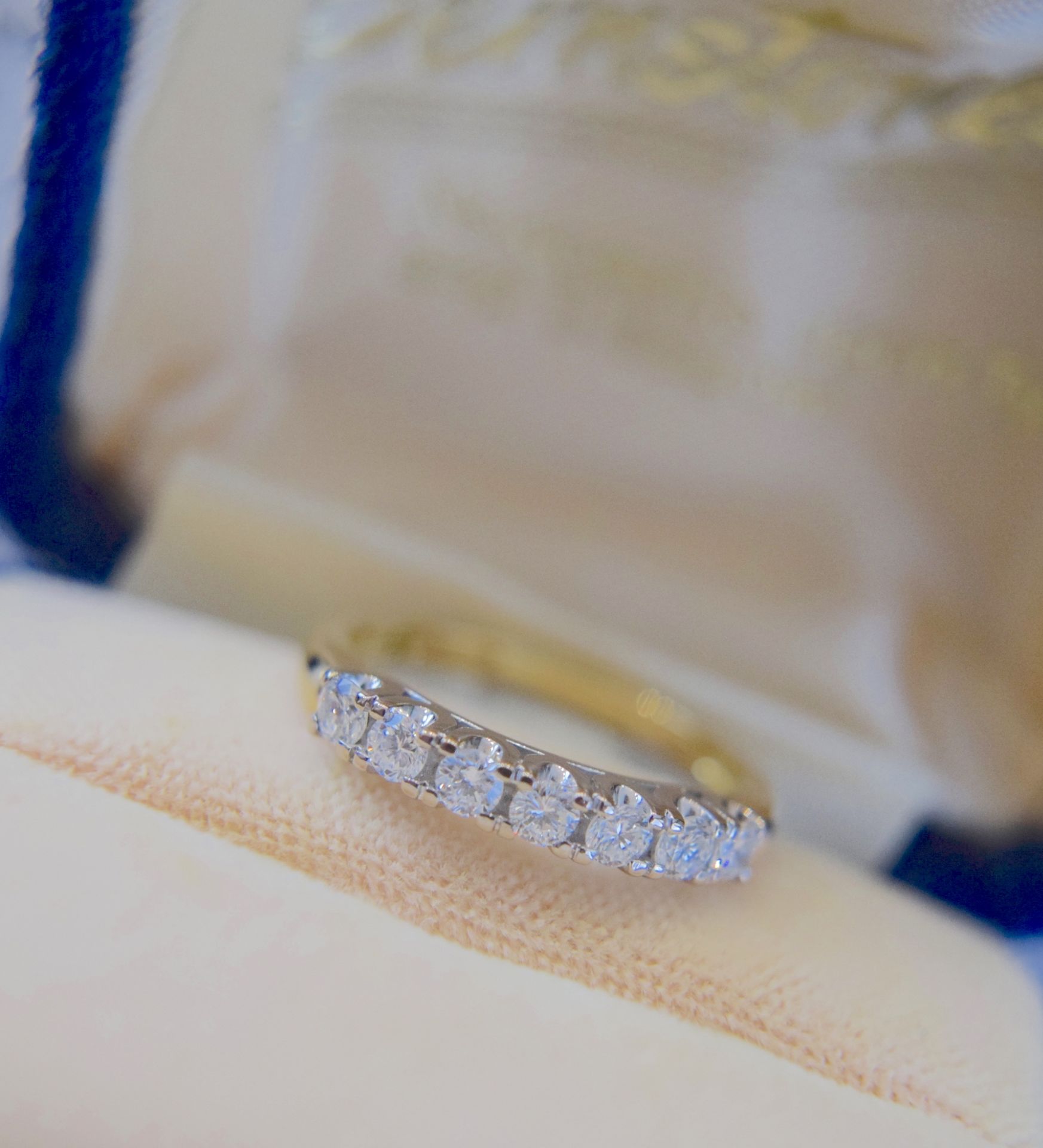 0.77CT VS/ E - 18CT YELLOW & WHITE GOLD DIAMOND ETERNITY RING   (BOX & VALUATION) - Image 4 of 11