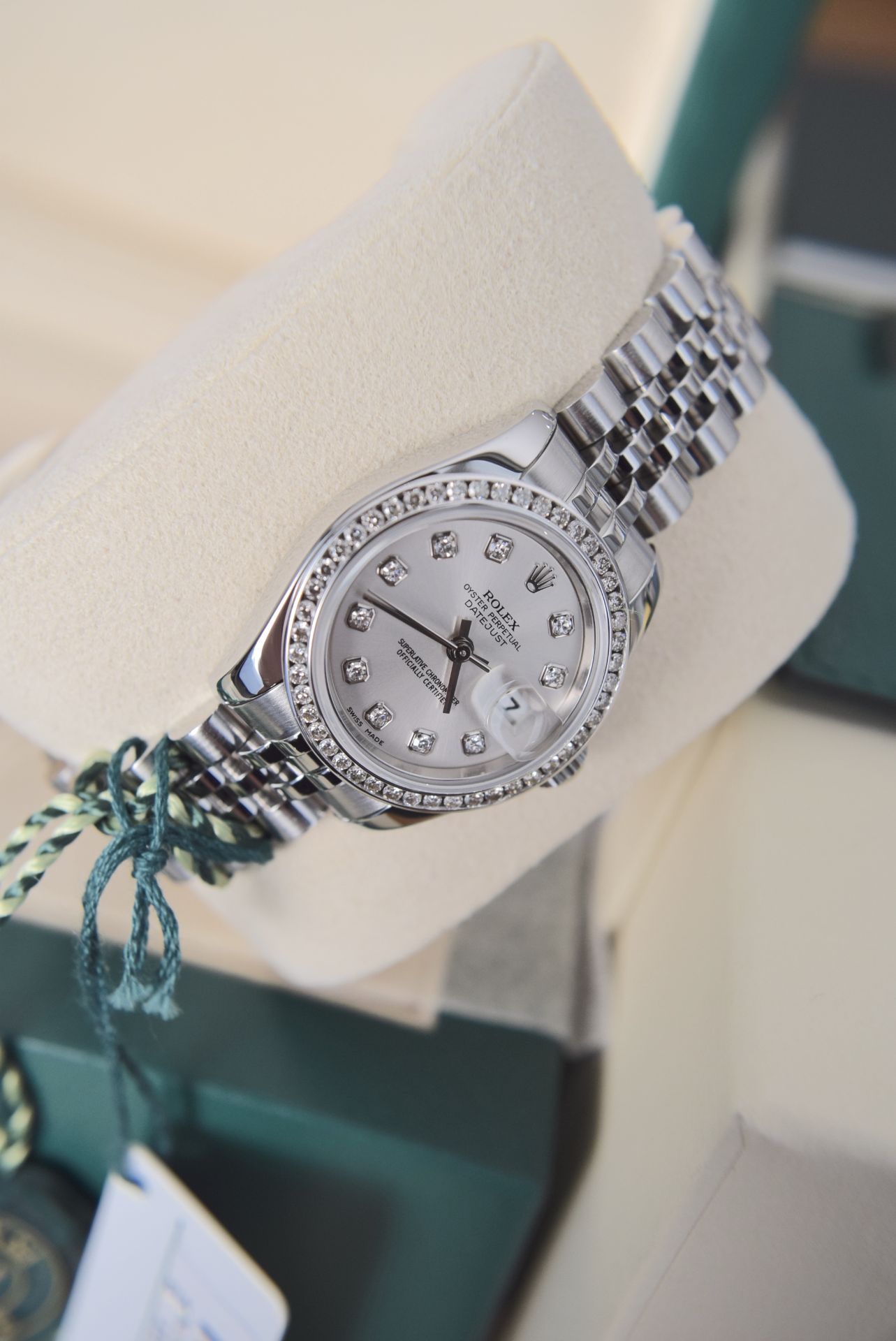 *STUNNING* DIAMOND ROLEX DATEJUST 26' REF. 179174 - 18CT WHITE GOLD & STEEL (BOX & ACCESSORIES ETC) - Image 7 of 22