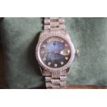 DIAMOND-SET DAY DATE WHITE GOLD WRISTWATCH (BLACK PEARL DIAL)