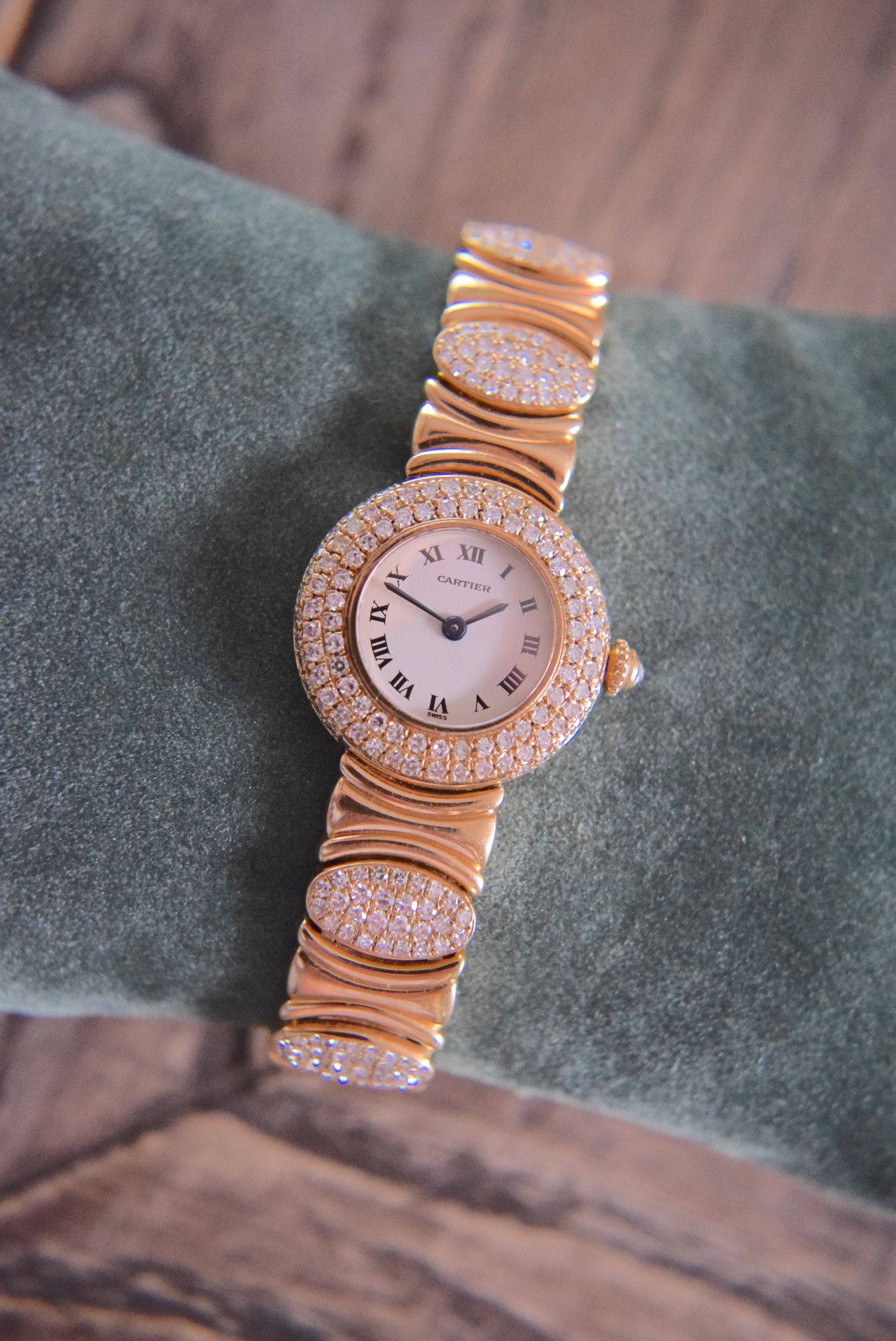 BEAUTIFUL & RARE DIAMOND 18K CARTIER "PARIS" LADIES WRIST WATCH - Image 4 of 11