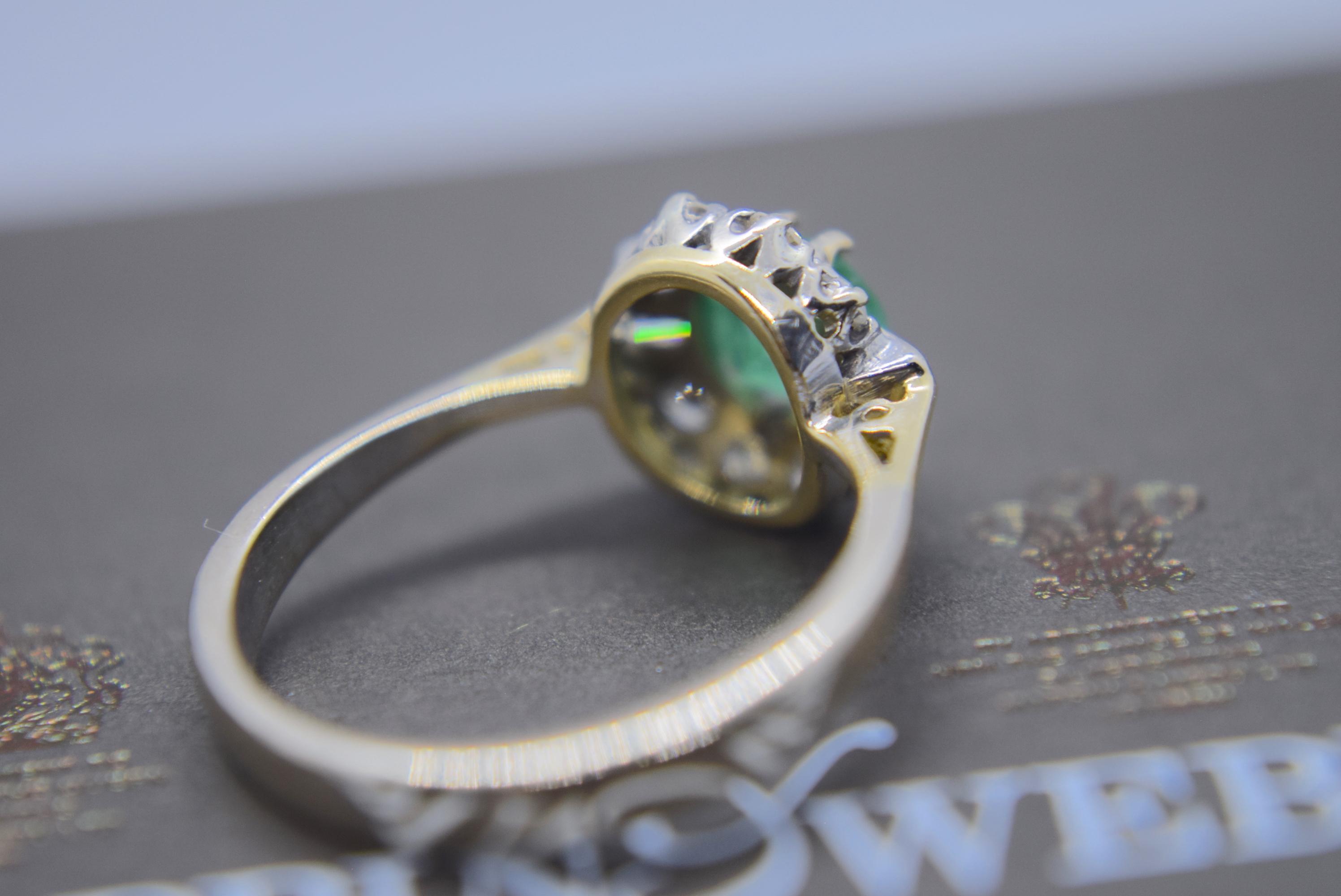 1.40CT EMERALD & BAGUETTE/ OLD CUT DIAMOND RING IN 18K YELLOW & WHITE GOLD (SIZE L 1/2 - APPROX. TCW - Image 2 of 2
