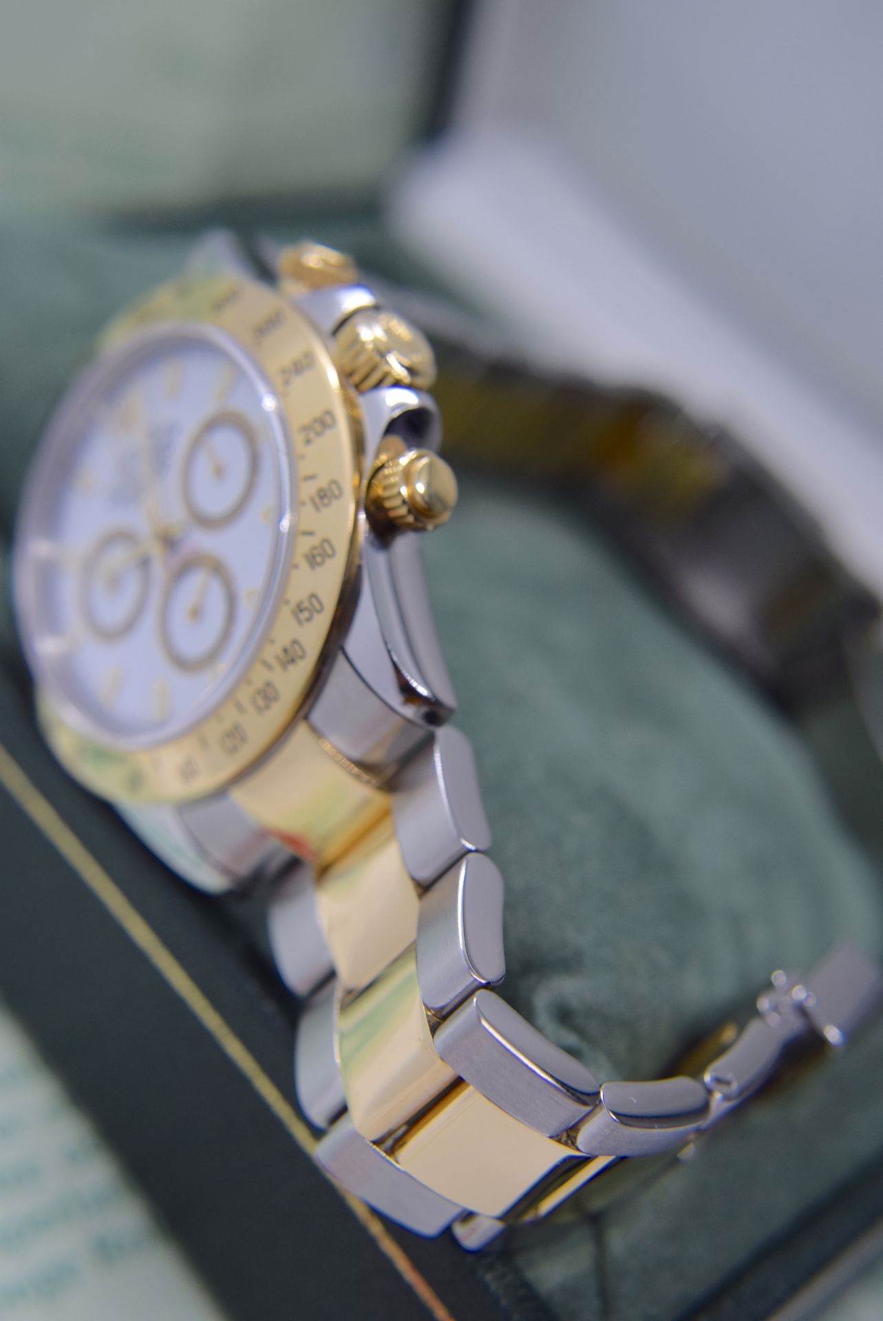 ROLEX DAYTONA REF. 116523 (K SERIES) 18K YELLOW GOLD & STEEL - COMPLETE WITH ORIGINAL CERTIFICATE - Image 4 of 9