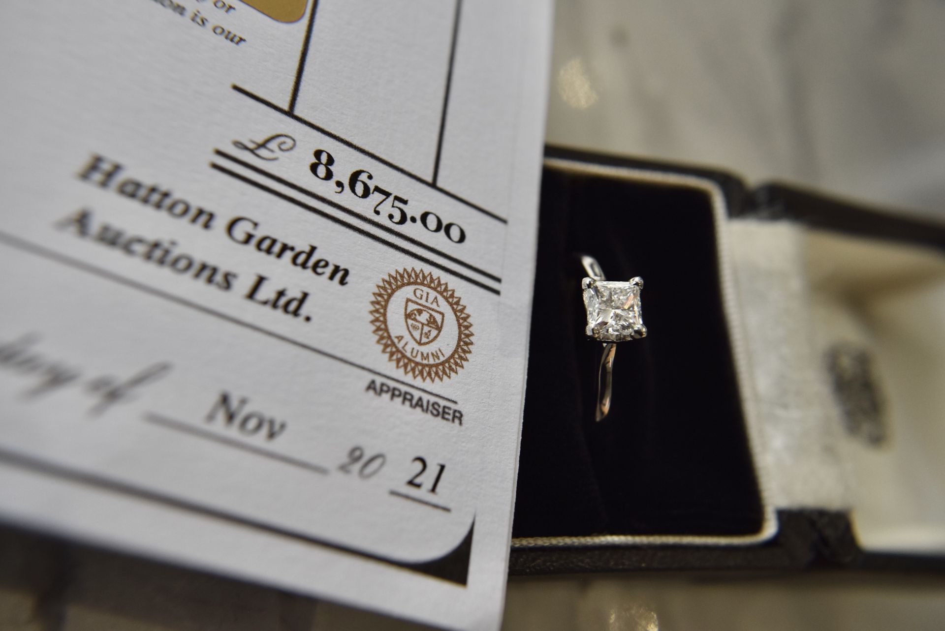 *0.85CT VVS2 / D*  FINE DIAMOND SOLITAIRE PLATINUM RING - PRINCESS CUT (£8,675.00 VALUATION / CERT) - Image 6 of 7