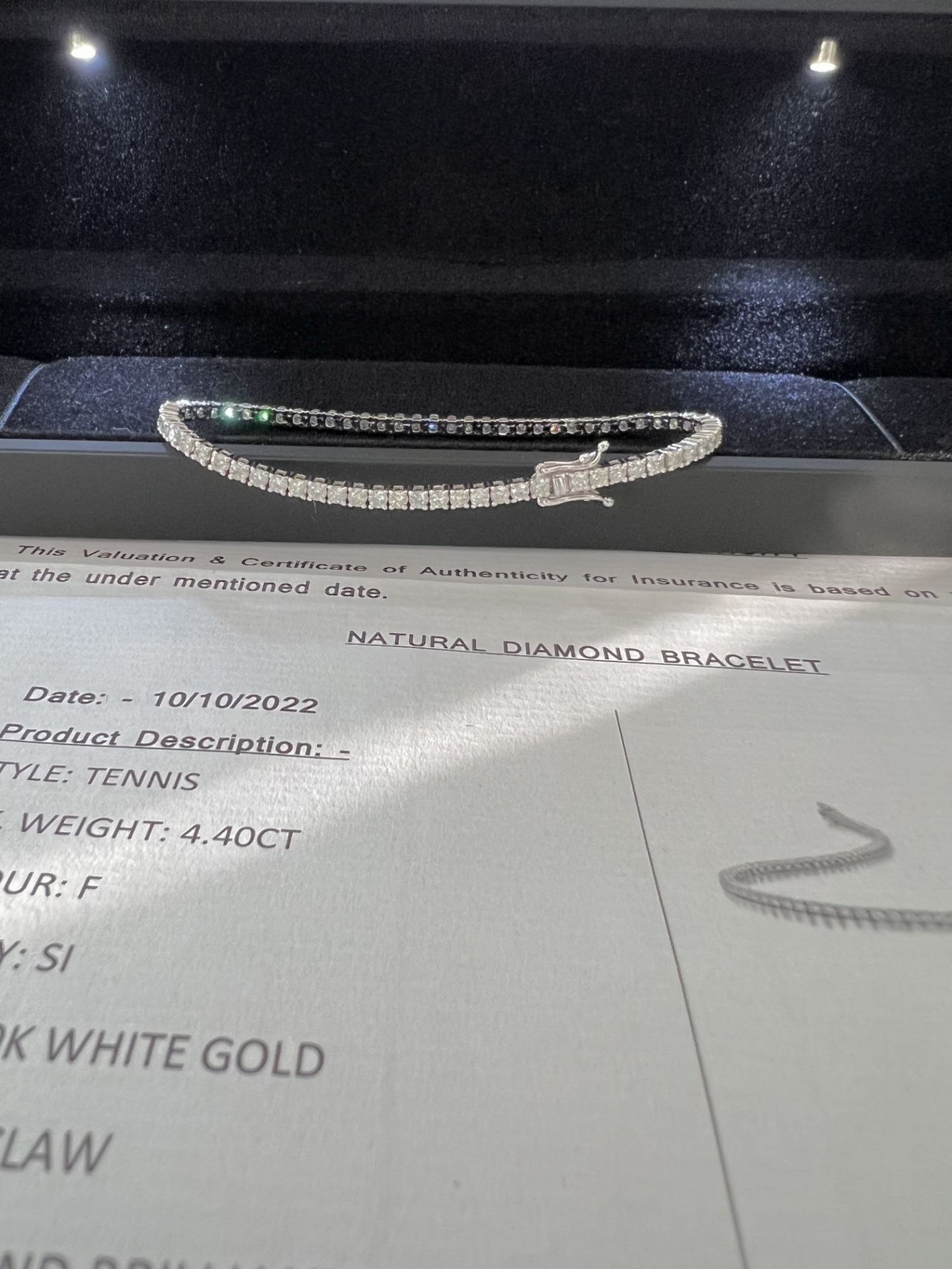 4.40CT DIAMOND TENNIS BRACELET (SI / F COLOUR & CLARITY) - WHITE GOLD/ BRILLIANT CUT DIAMONDS - Image 5 of 5