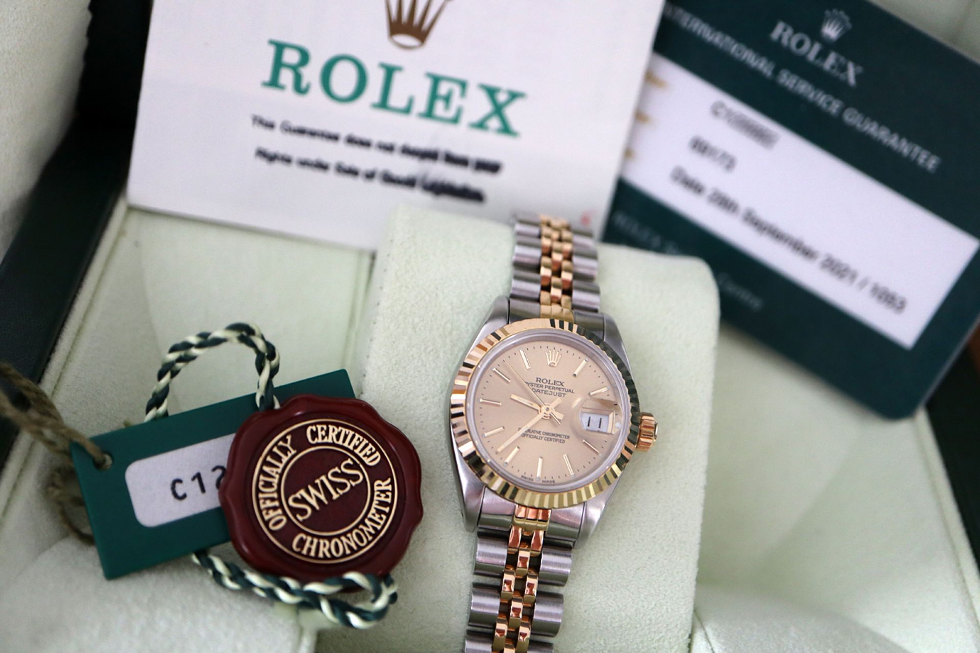 ROLEX DATEJUST 18K / STEEL REF. 69173 *CHAMPAGNE* - FULL SET WITH CERTIFICATE, BOX & TAGS ETC - Image 6 of 9