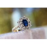 1.75CT SAPPHIRE & DIAMOND OVAL HALO RING IN YELLOW / WHITE GOLD