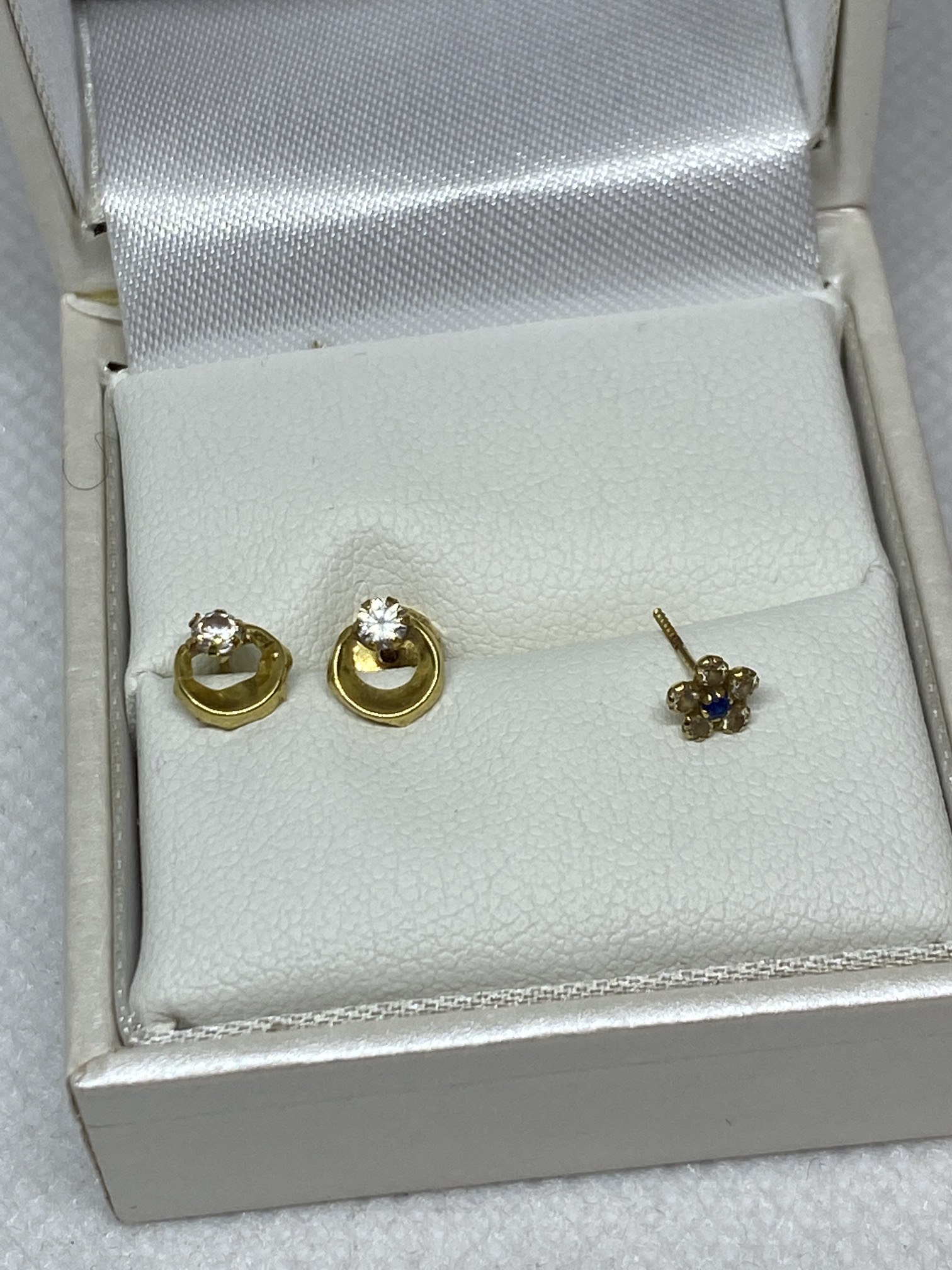 3 GOLD COLOURED EARRINGS TESTED AS 18ct GOLD ( 1 PAIR & 1 ODD)