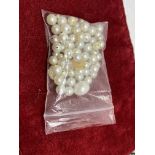 OVER 31 GRAMS OF ASSORTED DIFFERENT KIND OF PEARLS