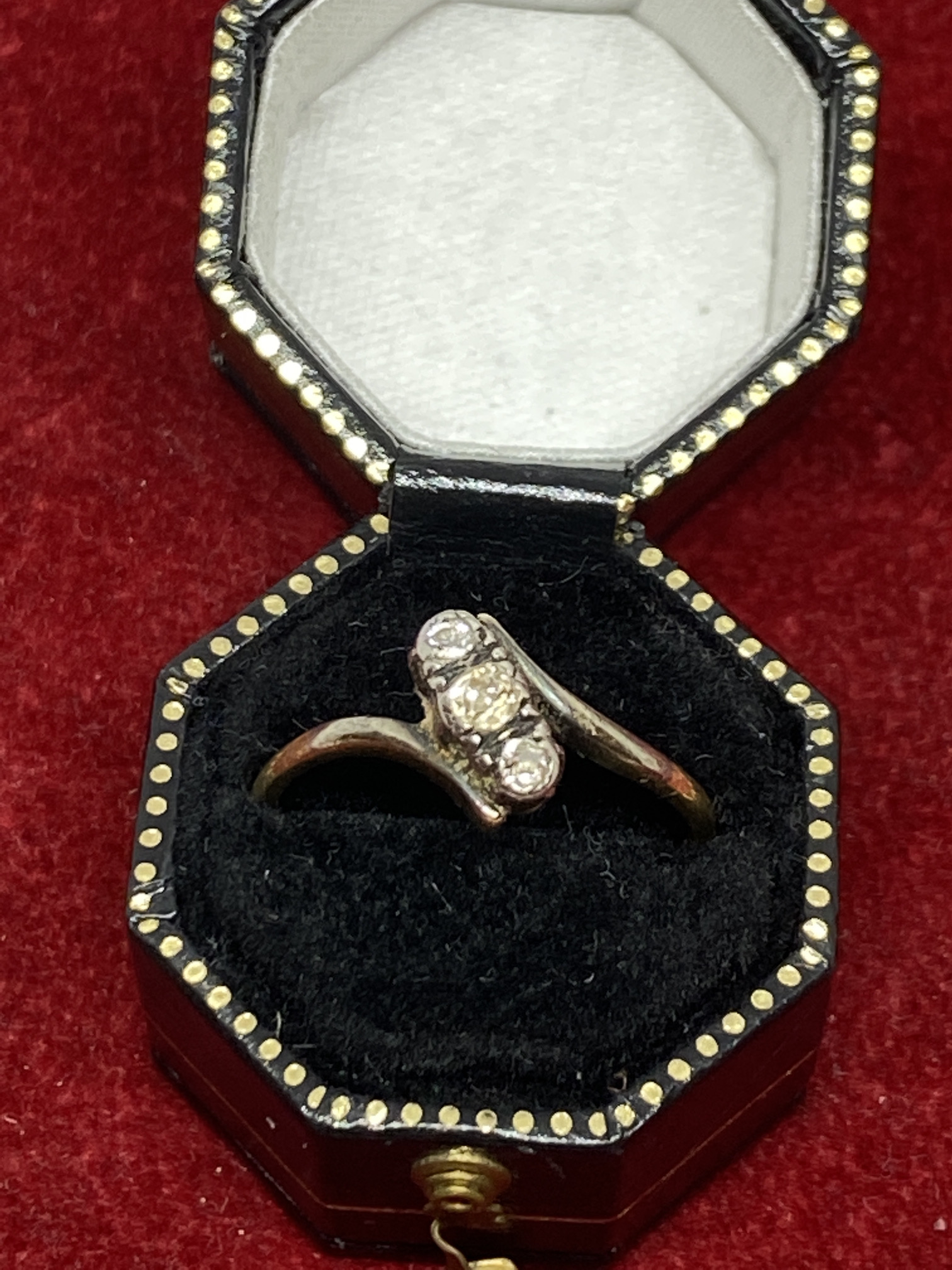 ANTIQUE 18ct GOLD DIAMOND RING IN VINTAGE BOX