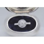 APPROX 1.00ct DIAMOND tdw RING IN WHITE METAL TESTED AS 18ct GOLD - £2800 INSURANCE VALUATION