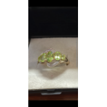 9ct GOLD PERIDOT & DIAMOND RING