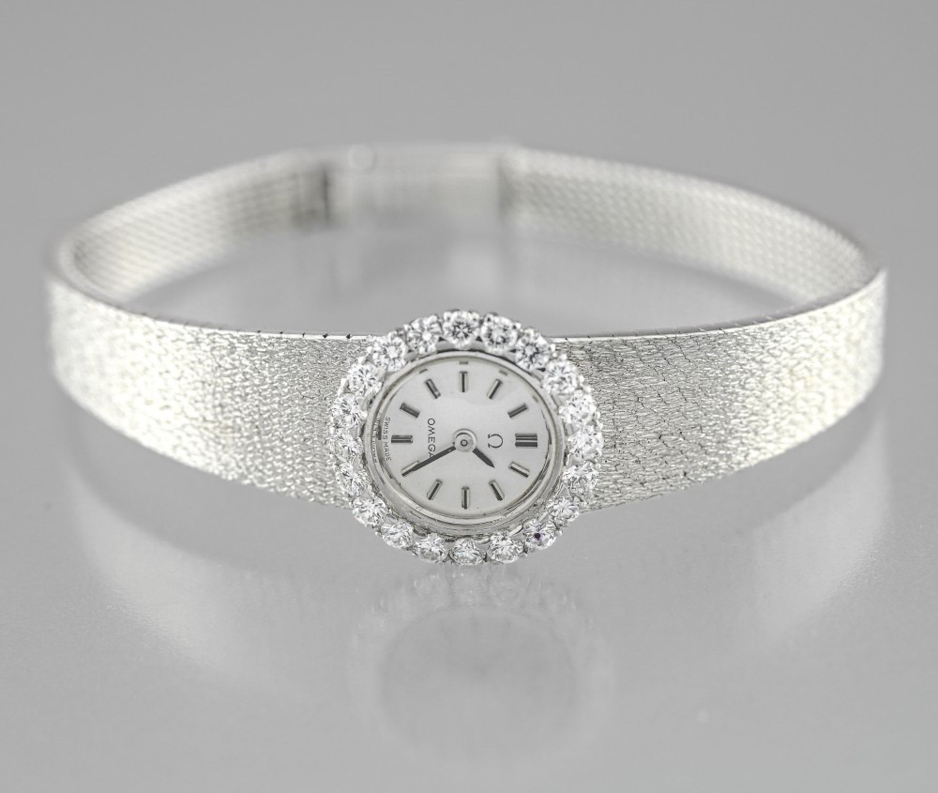 BETWEEN 1950 AND 1979 OMEGA Ladies' wristwatch in white gold Wristwatch in 18 Karat white gold.