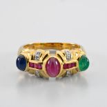 LATE 20TH CENTURY WORK Three-colour ring In yellow 18-carat gold, set with three oval cabochons (