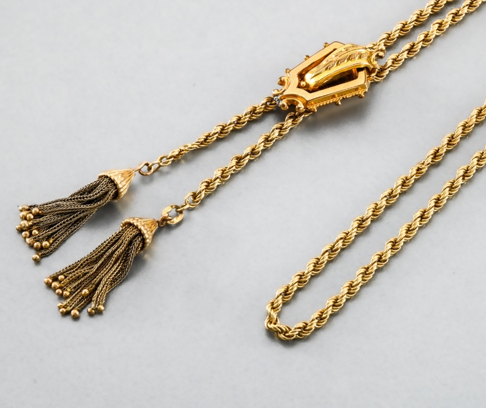 Necklace in yellow gold In yellow 14-carat gold, twisted necklace finished with two pendants. A - Image 2 of 5