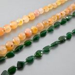 Two necklaces of agate and aventurine - A necklace of sixty-two agate pearls in drops, ranging in