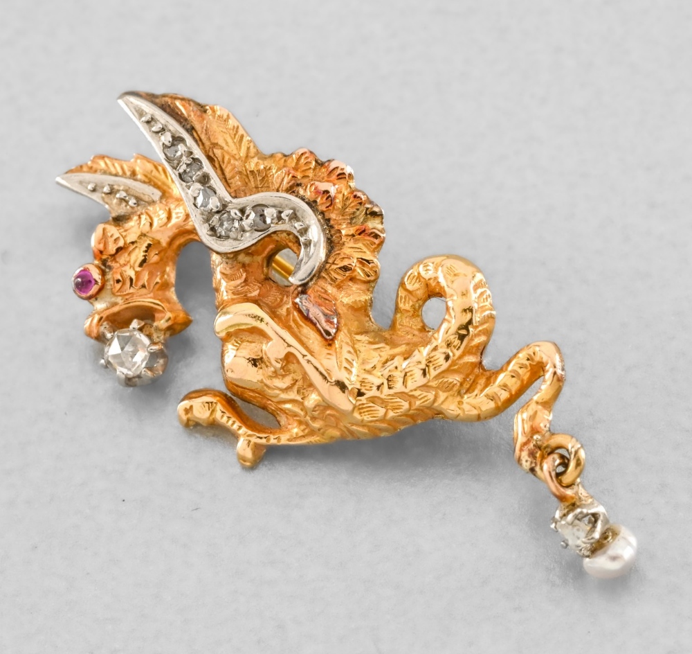 LATE 19TH CENTURY, EARLY 20TH CENTURY Brooch chimera Yellow and white gold 18-carat brooch