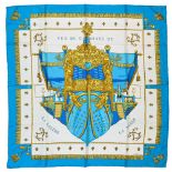 "La Reale" twill scarf HERMES 90 cm scarf in twill silk, white background and turquoise blue