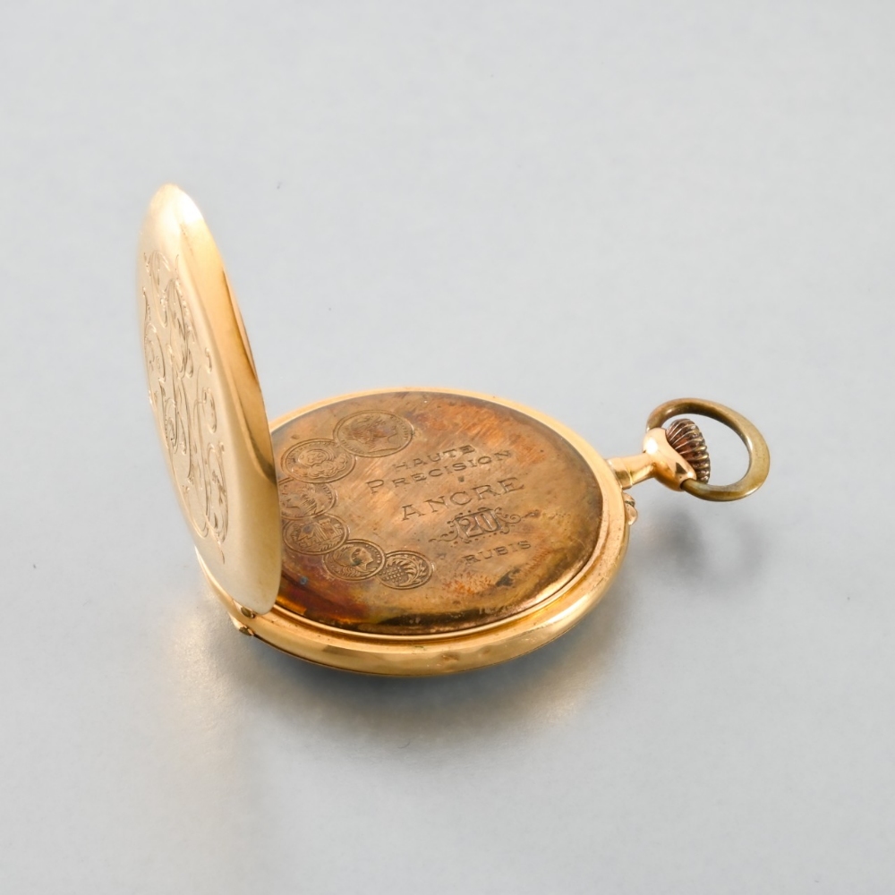 Golden pocket watch in its shrine Open dial pocket watch in yellow 18-carat gold. White enamel dial, - Image 5 of 6