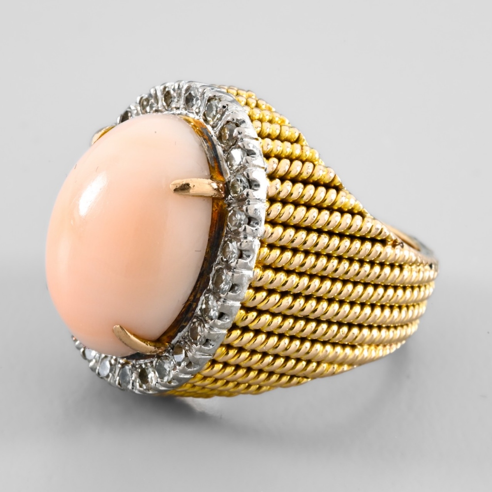 WORK CIRCA: 1950-1960 Cocktail ring set with a coral cabochon In yellow 18-carat gold, set with an - Image 3 of 5