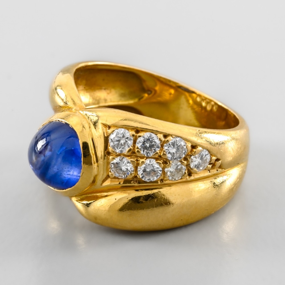 Yellow gold cabochon sapphire and diamond ring In yellow 18-carat gold, decorated with a sapphire - Image 2 of 3