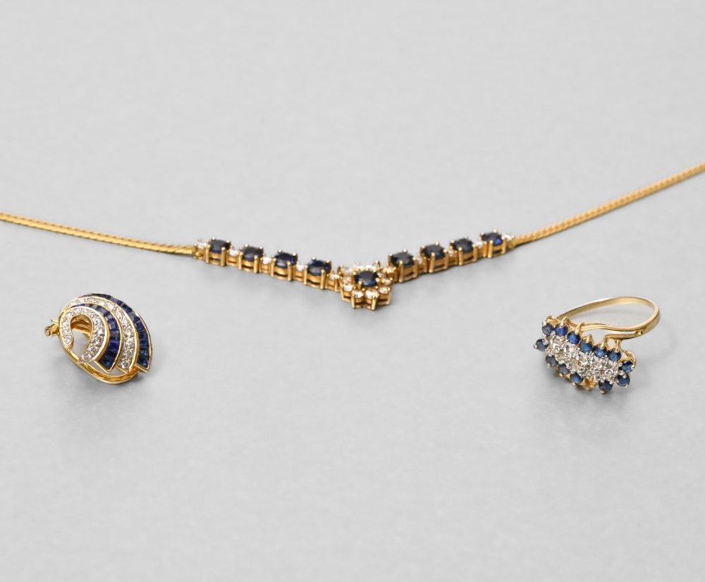 Sapphire and diamond necklace and ring - Necklace comprising a flat chain in yellow 18-carat gold, - Image 2 of 2