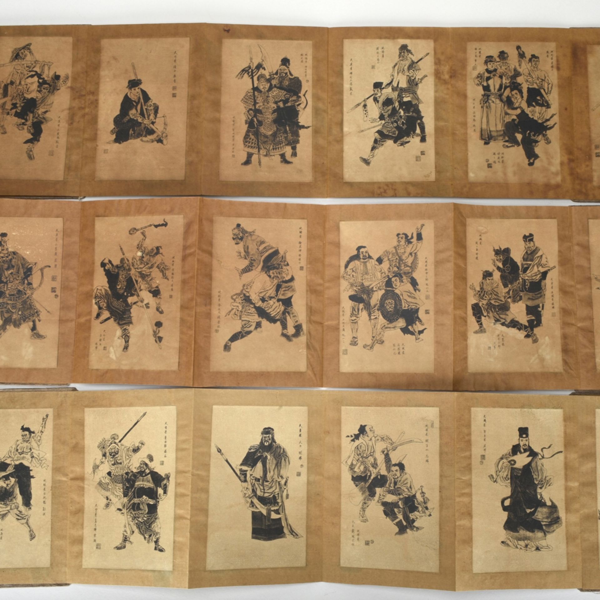 Drei Leporellos mit Samuraidarstellungen