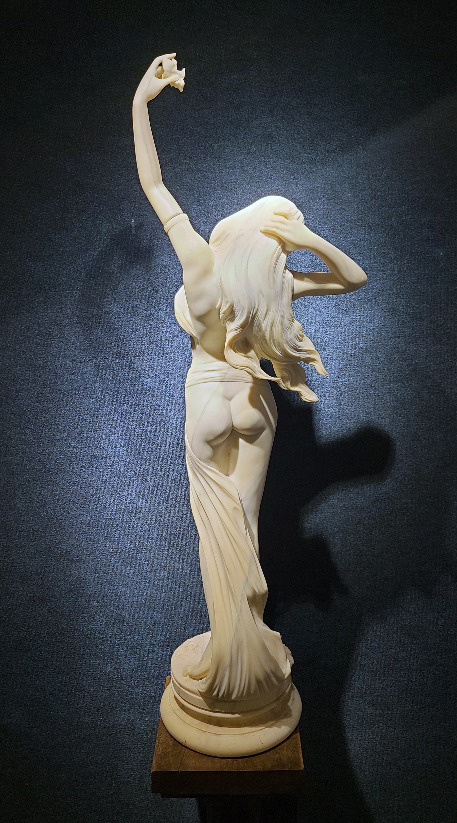 Large 20th C. Female Nude Sculpture - Image 6 of 7