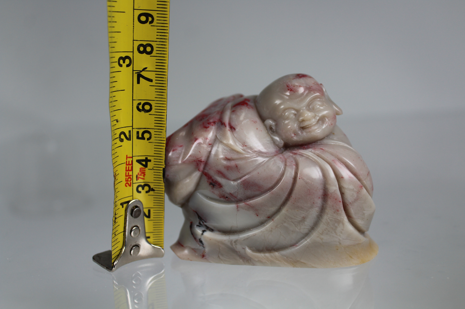 Chinese Carved 'Chicken Blood' Stone Figure - Bild 6 aus 6