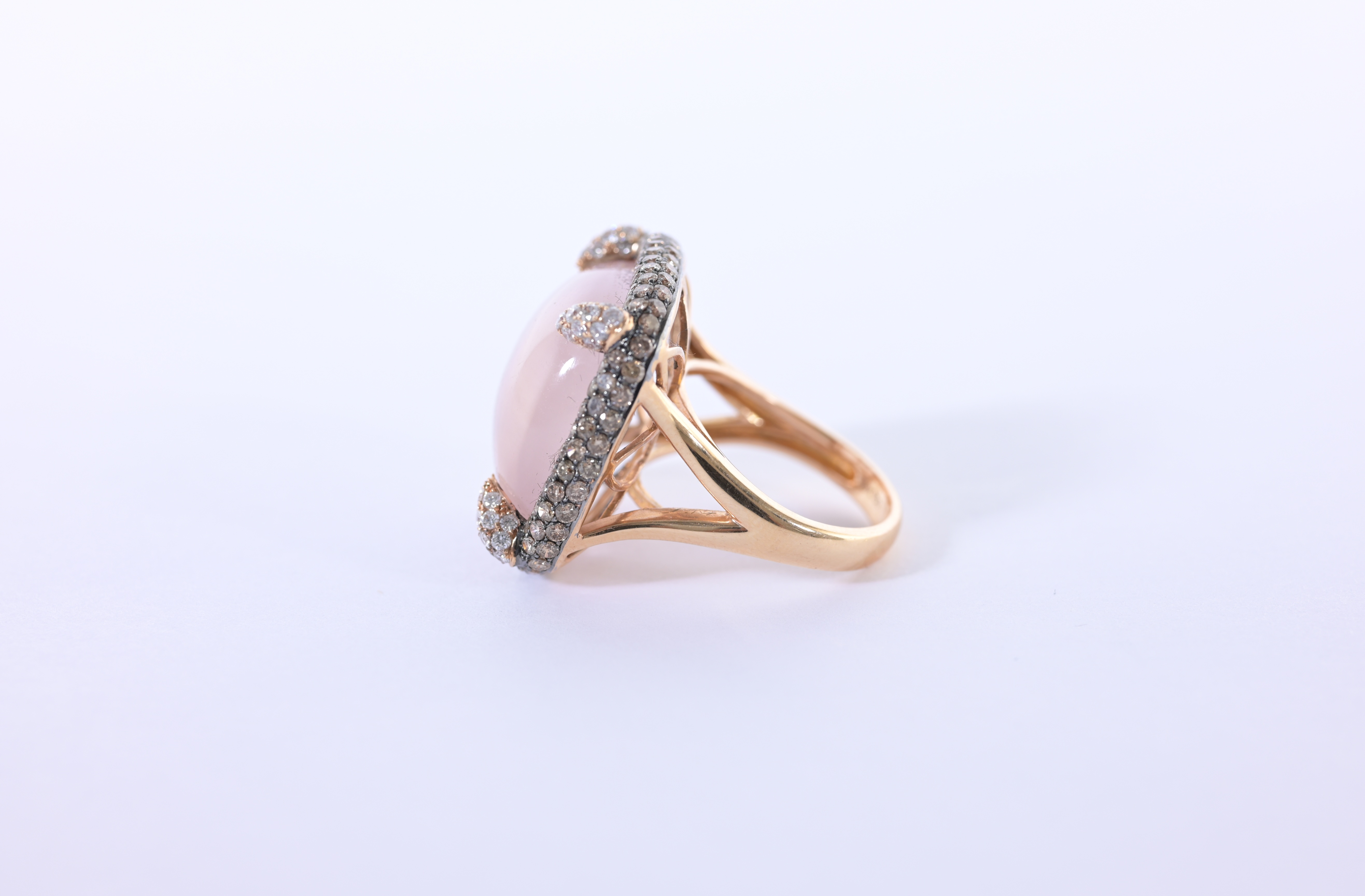 18K Gold, Rose Quartz & Diamond Ring - Image 4 of 5