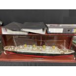 R.M.S. TITANIC: Modern model of the Titanic in display case. 48ins. Plus three folders of Build