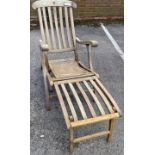 WHITE STAR LINE: Superb First-Class steamer chair bearing the star to top rail, bergere seat and